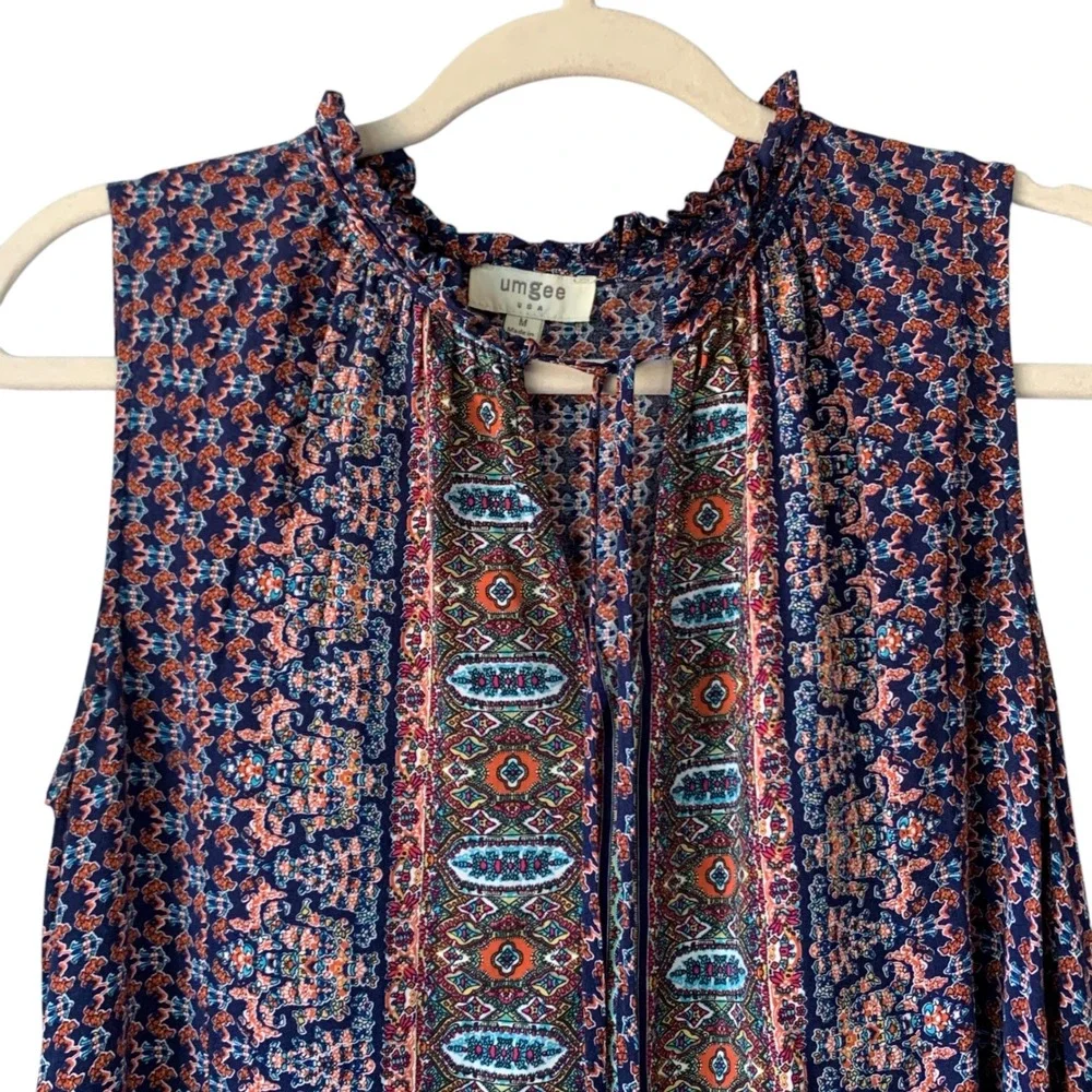 UMGEE navy floral paisley‎ split vneck w tie boho mini dress. Size M